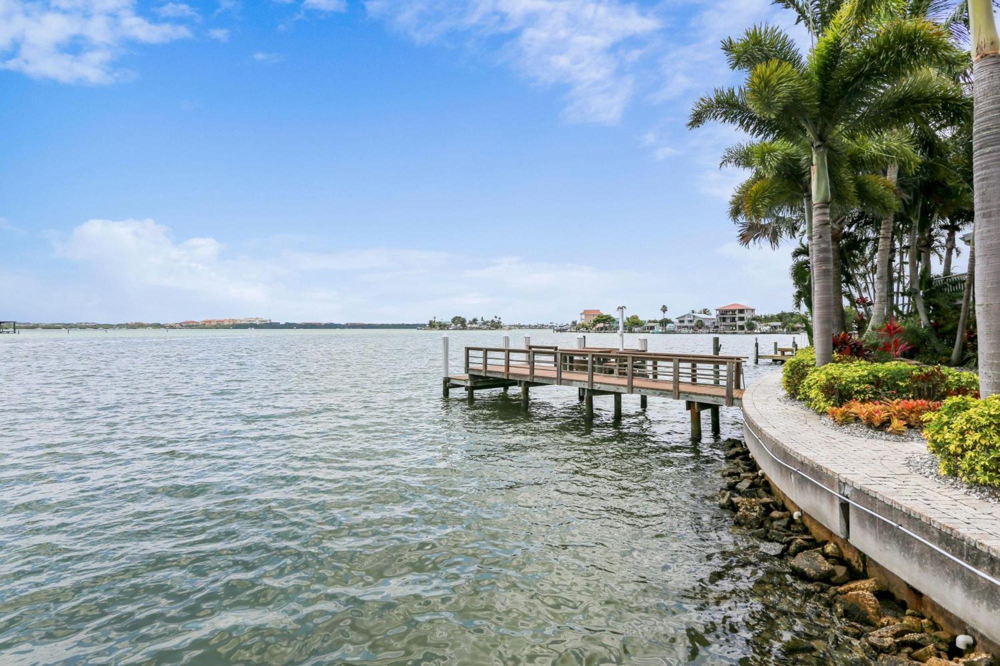 Coconut Paradise St. Pete Beach Exterior foto